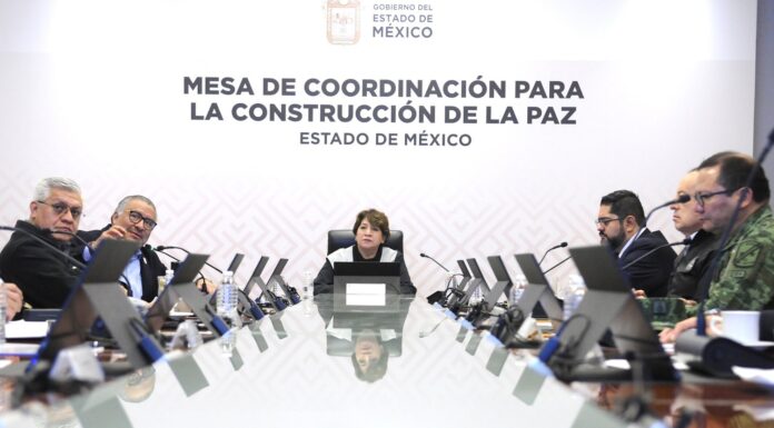 La Gobernadora; atiende y acompaña a afectados por Trágico accidente en Malinalco