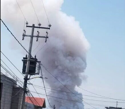 Fuego consume fábrica de pirotecnia, “Aparatoso” incendio en Tultepec