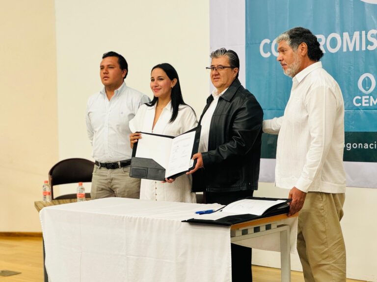 Michelle Núñez Firma Compromisos Por La Paz