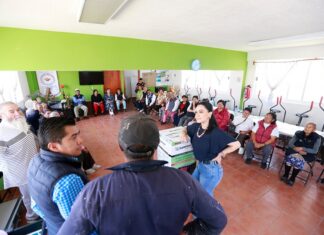 Convive Iraí Albarrán con“abuelitos” de Metepec