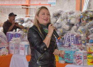 El DIF Tepotzotlán entrega apoyos de despensas a familias vulnerables