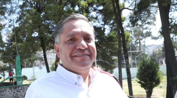 Emitió su voto Ricardo Moreno