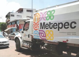 Retiran 50 toneladas de propaganda política en Metepec