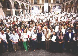 Delfina Gómez entrega 600 Títulos agrarios