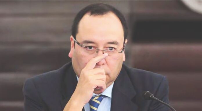 Murayama y Camín, agoreros del desastre; pánico intelectual