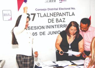 Recibe Arleth Grimaldo constancia de Mayoría