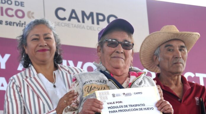 Gobierno de Delfina Gómez Álvarez mantiene apoyo en Texcaltitlán, entrega recursos a mil 800 campesinos