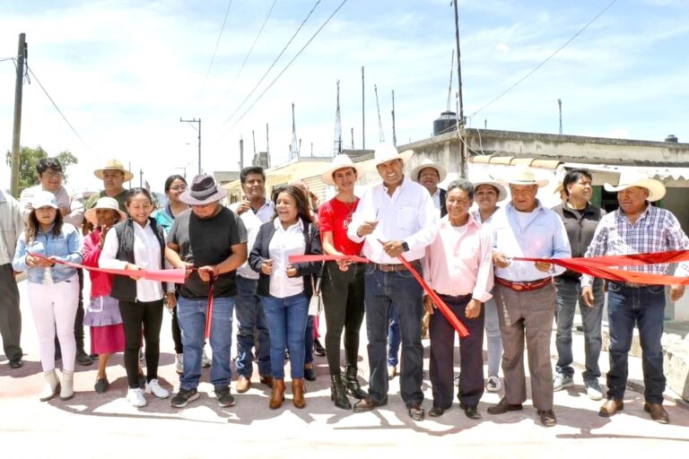 Retoma el alcalde de Ixtlahuaca, Abuzeid Lozano, entrega de obra pública