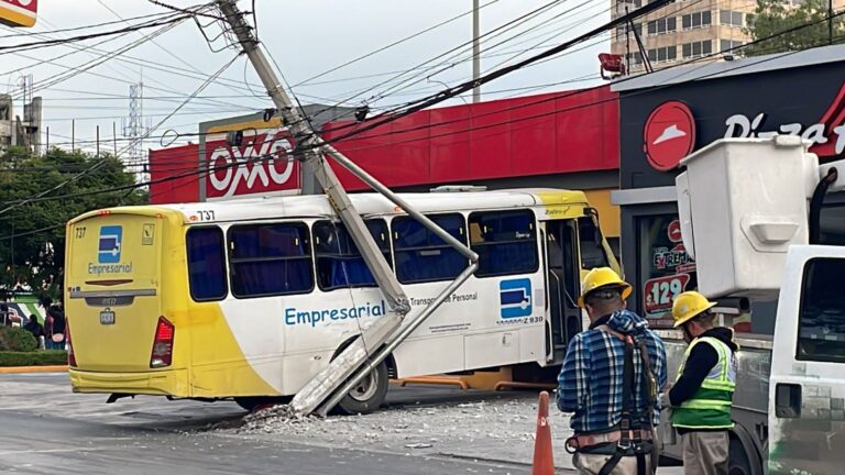 Accidente de camión deja 38 heridos en Toluca