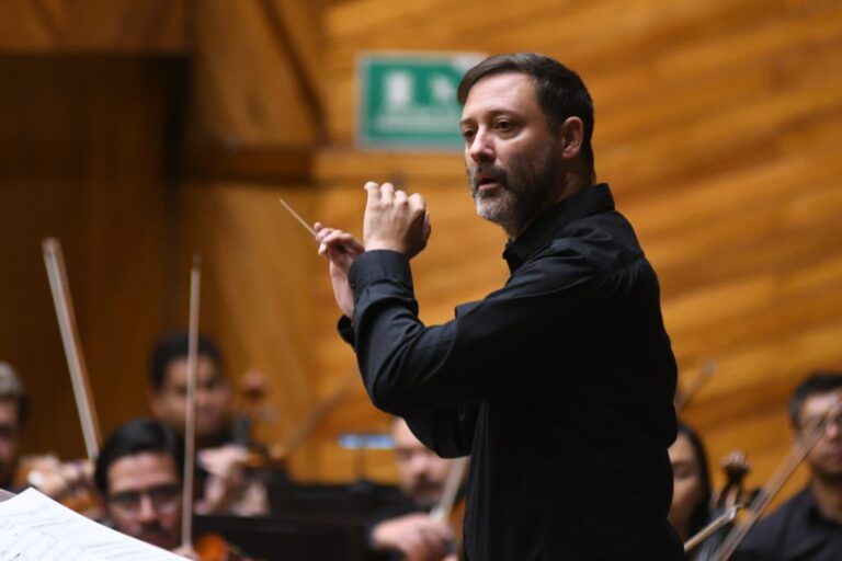 La Orquesta Sinfónica del Estado de México prepara presentaciones de la ópera “La Scala di Seta” bajo la dirección de Rodrigo Macías