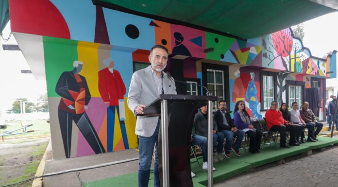 Toca corazones arte urbano en Metepec