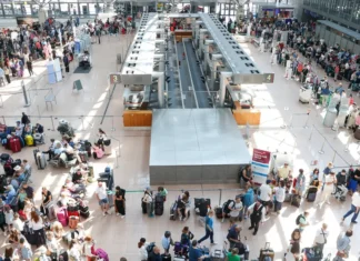 Apagón mundial de Microsoft afecta aeropuertos, bancos, medios y telecomunicaciones