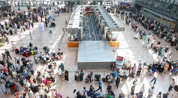 Apagón mundial de Microsoft afecta aeropuertos, bancos, medios y telecomunicaciones