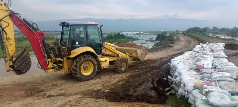 Gobierno del Estado de México comienza la desinfección en cisternas y casas habitación en Chalco, lleva agua potable a las 600 familias damnificadas