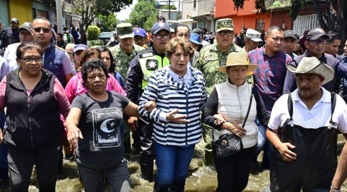 Gobernadora Delfina Gómez Álvarez recorre calles de Chalco de la mano de vecinos; se intensifican labores de limpieza, desazolve y salud en zonas afectadas por lluvias