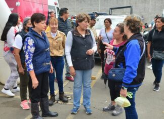 Gobernadora Delfina Gómez recorre calles de Chalco afectadas por lluvias