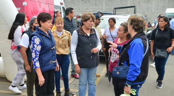 Gobernadora Delfina Gómez recorre calles de Chalco afectadas por lluvias