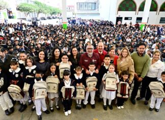 Horacio Duarte arranca ciclo escolar 2024-2025 en primaria donde estudió la Gobernadora Delfina Gómez; entrega útiles y libros de texto