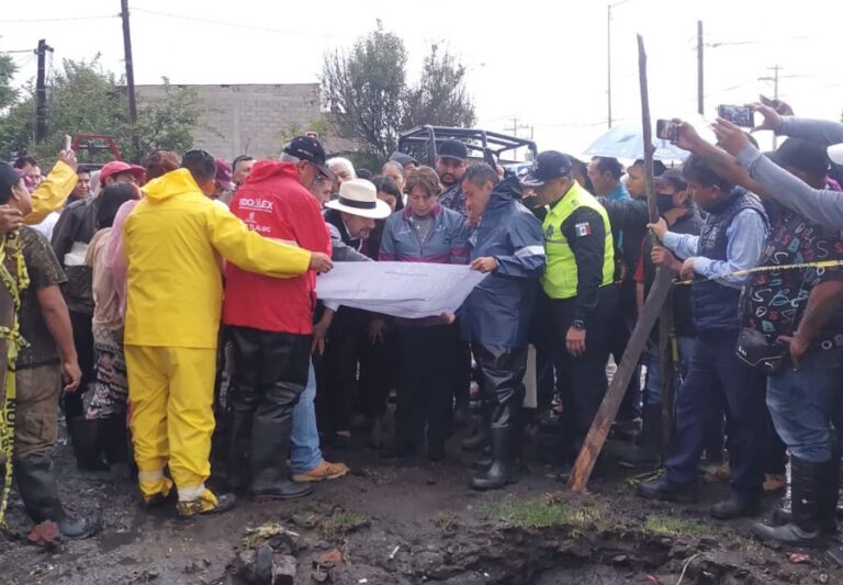 Gobernadora Delfina Gómez se reúne con las 600 familias afectadas por las lluvias en Chalco