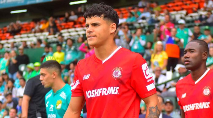 Toluca en buca del reemplazo de Maxi Araújo