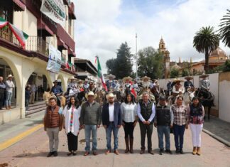 Con Cabalgata Temoaya arranca festejos patrios