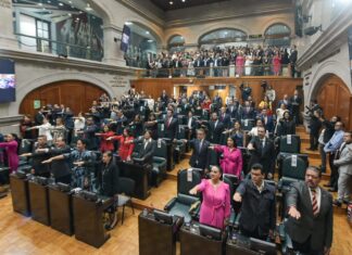 Toman protesta 75 diputados en el Edomex