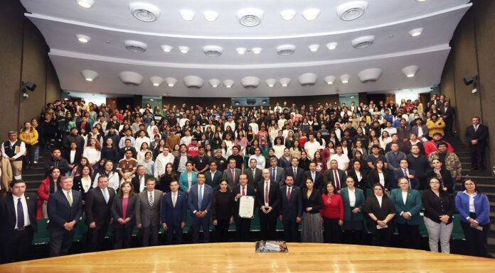 Ocupa a la Universidad educación financiera entre la comunidad estudiantil