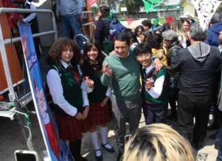 Alcalde de Jilotepec, Rodolfo Noguez, se la rifa por los jóvenes con construcción de arcotechos