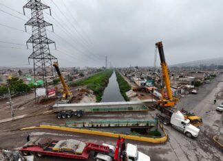 Avanza 65% la construcción de puente peatonal Nezahualcóyotl-Chimalhuacán: Sedui