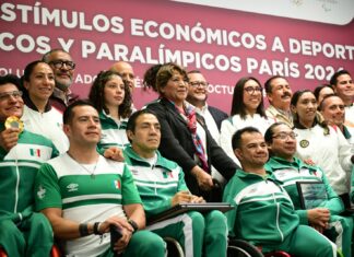GOBERNADORA DELFINA GÓMEZ RECIBE COMPAÑÍA DE JOSÉ RAMÓN LÓPEZ BELTRÁN EN ENTREGA DE ESTÍMULOS A DEPORTISTAS MEXIQUENSES