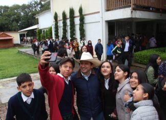 Alcalde de Jilotepec Rodolfo Noguez fomenta la lectura en escolares