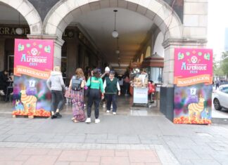 Ciudadanos y comercio formal blindan Feria del Alfeñique