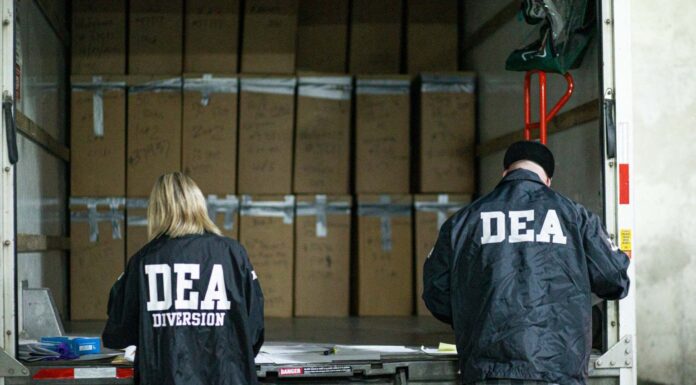 La DEA Desata una Cacería Global: Mexicanos y Asiáticos en la Mira por la Epidemia de Fentanilo