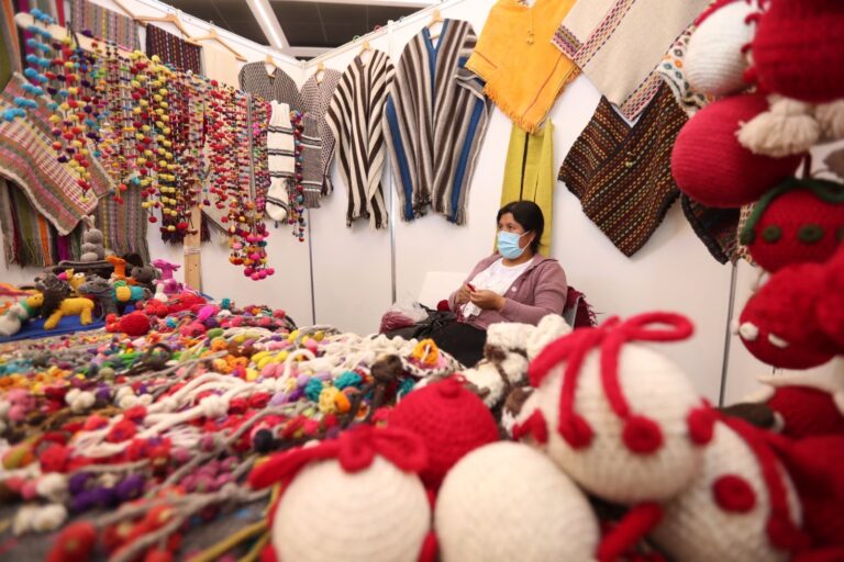 Anuncia IIFAEM primera Feria Artesanal del Estado de México “Manos Mágicas”