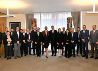 SE REÚNE EL SECRETARIO DE ECONOMÍA CON LA ASOCIACIÓN MEXICANA DE LA INDUSTRIA AUTOMOTRIZ