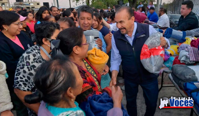 OFRECE PEDRO RODRÍGUEZ COBIJO A FAMILIAS DE ATIZAPÁN