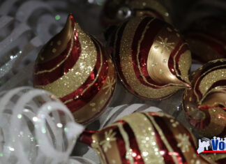 OFRECEN ARTESANOS DE XONACATLÁN LA EXPERIENCIA DE ELABORAR TU PROPIA ESFERA NAVIDEÑA
