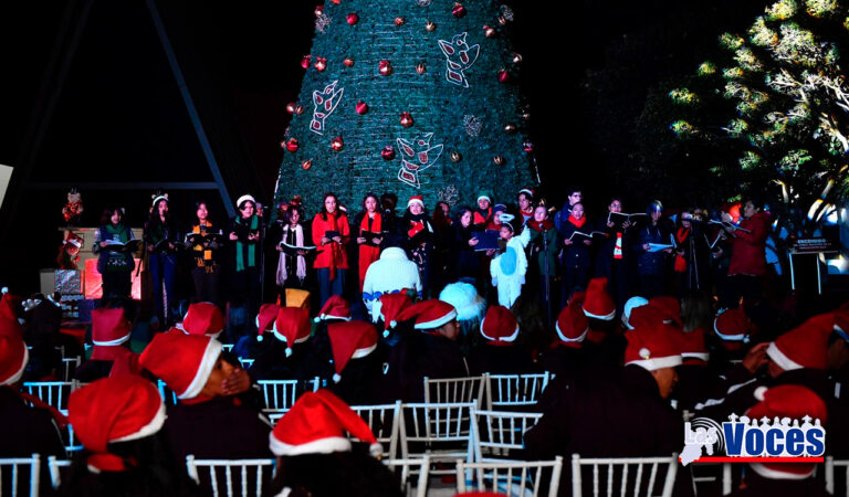 FOMENTA DIFEM LA UNIDAD, LA PAZ Y LA ESPERANZA EN LAS FAMILIAS MEXIQUENSES CON EL TRADICIONAL ENCENDIDO DEL ÁRBOL DE NAVIDAD