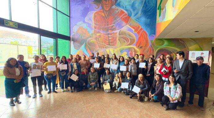 CERTIFICAN SECRETARÍA DEL AGUA Y CECATI A LA PRIMERA GENERACIÓN DE MUJERES PLOMERAS