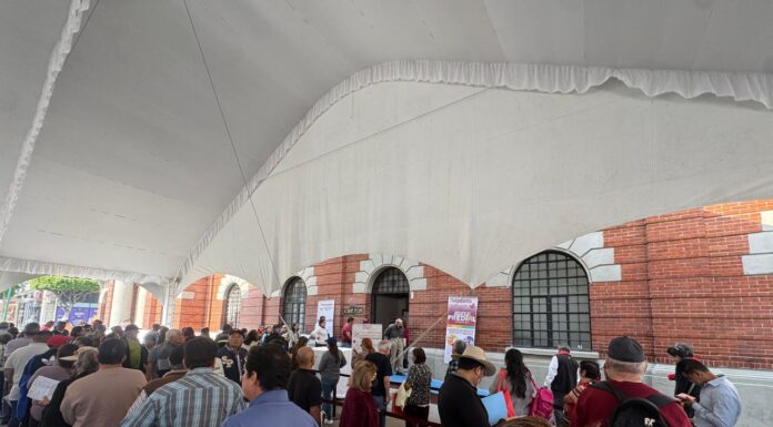 COPIOSA RESPUESTA DE VECINOS DE TLALNEPANTLA EN EL PAGO DE IMPUESTOS