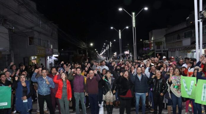 ALUMBRAN ZINACANTEPEC CON RENOVADA VIALIDAD ILUMINADA Y EQUIPADA