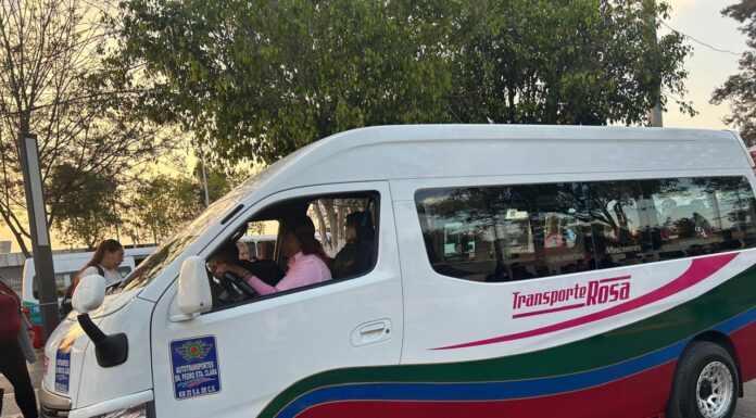 LANZA GOBERNADORA DELFINA GÓMEZ ÁLVAREZ TRANSPORTE ROSA CON 100 UNIDADES DE INDIOS VERDES A ACOLMAN