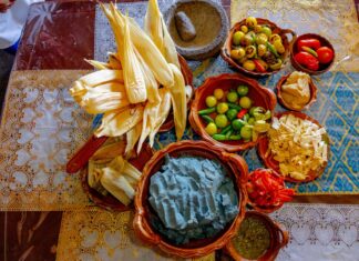 TAMALES DE MAÍZ AZUL, UNA TRADICIÓN ANCESTRAL QUE SE CONSERVA EN EL EDOMÉX