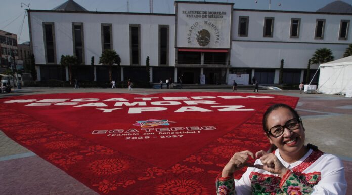 ECATEPEC SE LLENA DE AMOR Y ESPERANZA: AZUCENA CISNEROS