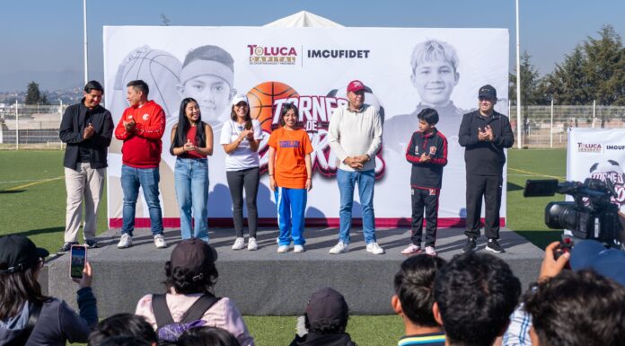INAUGURA RICARDO MORENO, TORNEO DE BARRIOS