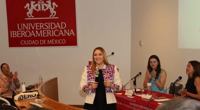 COMPARTE ANA MUÑIZ EXPERIENCIA DE GOBIERNO A ESTUDIANTES DE LA IBERO