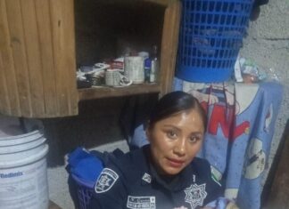 POLICÍAS DE ECATEPEC AUXILIAN A MUJER EN LABOR DE PARTO EN SU DOMICILIO