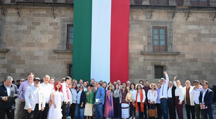 GOBERNADORA DELFINA GÓMEZ ASISTE A LA ASAMBLEA INFORMATIVA DE LA PRESIDENTA CLAUDIA SHEINBAUM, EN EL ZÓCALO DE LA CIUDAD DE MÉXICO