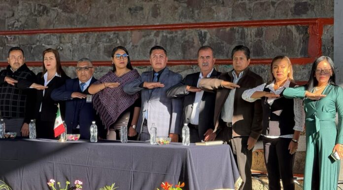 HONRAN EN TENANCINGO LÁBARO PATRIO