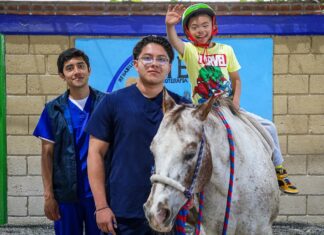 ATIENDE ASISTENCIA PRIVADA DEL EDOMÉX A INFANTES CON SÍNDROME DE DOWN A TRAVÉS DE EQUINOTERAPIA